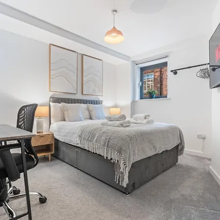 2br Centre Flat - Juliette Balcony - Sleeps 6 *