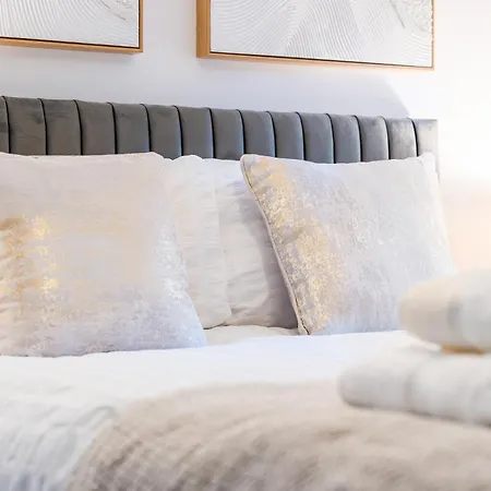 2br Centre Flat - Juliette Balcony - Sleeps 6