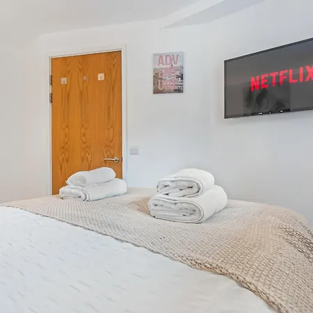 2br Centre Flat - Juliette Balcony - Sleeps 6