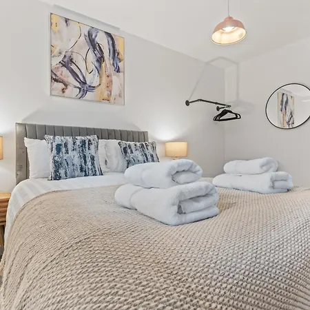 2br Centre Flat - Juliette Balcony - Sleeps 6 * 利兹