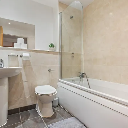 2br Centre Flat - Juliette Balcony - Sleeps 6 利兹