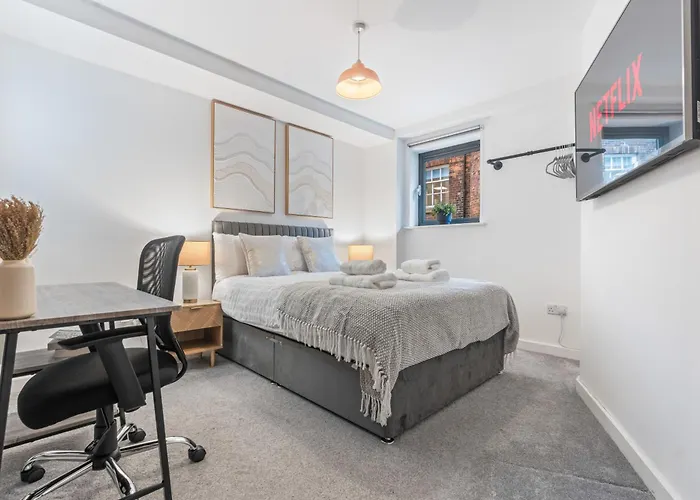 2br Centre Flat - Juliette Balcony - Sleeps 6 *