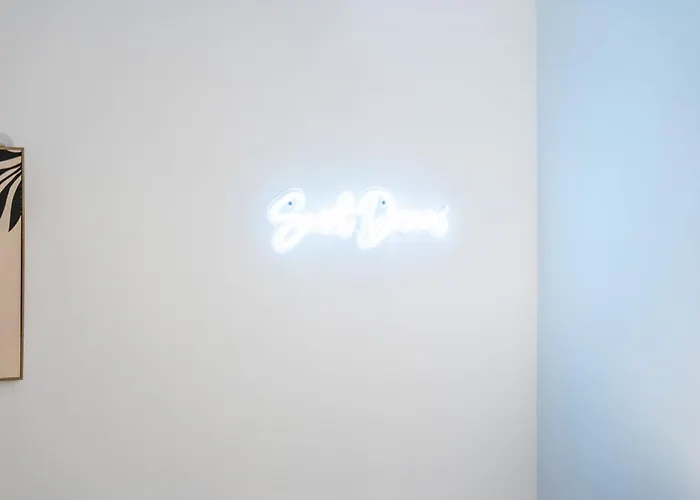 2br Centre Flat - Juliette Balcony - Sleeps 6 Leeds (West Yorkshire)