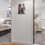 Apartment 2br Centre Flat - Juliette Balcony - Sleeps 6