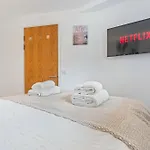 2br Centre Flat - Juliette Balcony - Sleeps 6