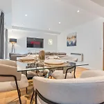 Apartment 2br Centre Flat - Juliette Balcony - Sleeps 6
