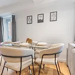 Apartment 2br Centre Flat - Juliette Balcony - Sleeps 6 *