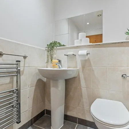 2br Centre Flat - Juliette Balcony - Sleeps 6 * 리즈
