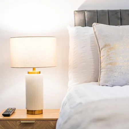 2br Centre Flat - Juliette Balcony - Sleeps 6 *