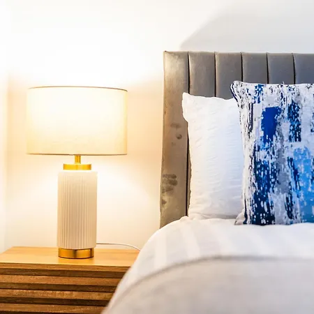 2br Centre Flat - Juliette Balcony - Sleeps 6 아파트