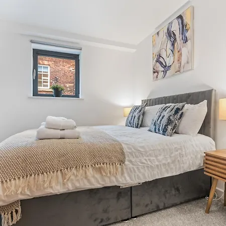 2br Centre Flat - Juliette Balcony - Sleeps 6 Апартаменти Лідс