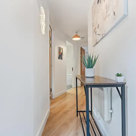2br Centre Flat - Juliette Balcony - Sleeps 6 * 리즈