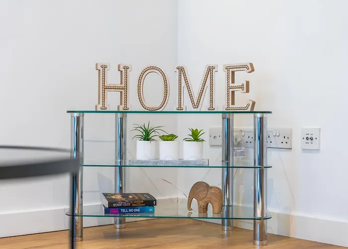 Апартаменти 2br Centre Flat - Juliette Balcony - Sleeps 6