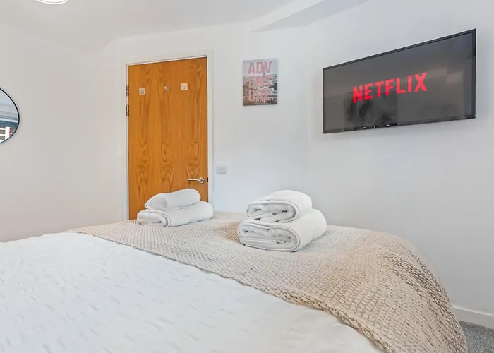 2br Centre Flat - Juliette Balcony - Sleeps 6