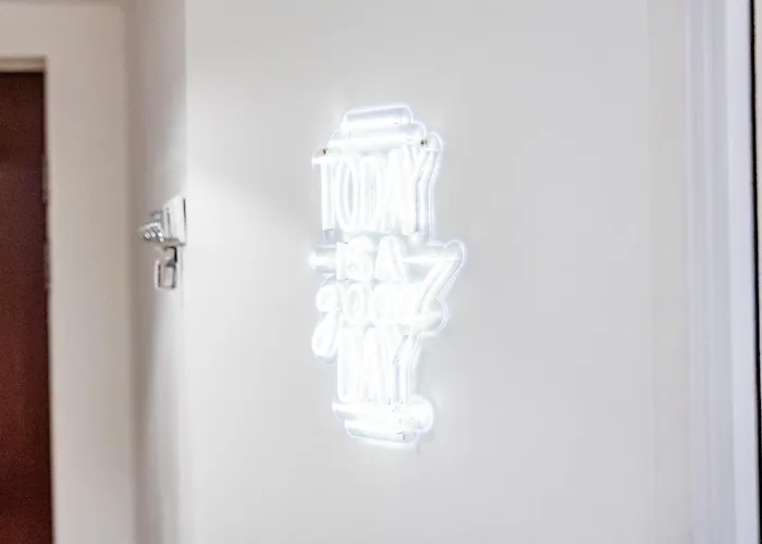 Апартаменти 2br Centre Flat - Juliette Balcony - Sleeps 6 Лідс