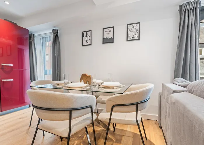 Апартаменти 2br Centre Flat - Juliette Balcony - Sleeps 6 *